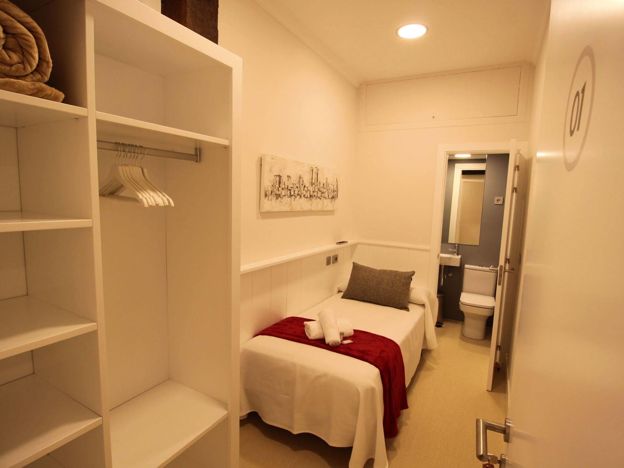 Pension San Martin ซานเซบาสเตียน ภายนอก รูปภาพ